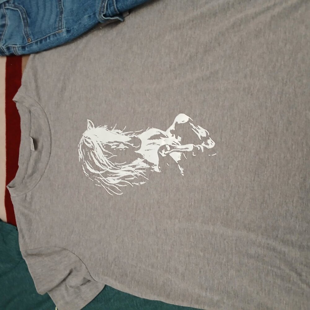 Medium shirt lot - Picture 4 of 4